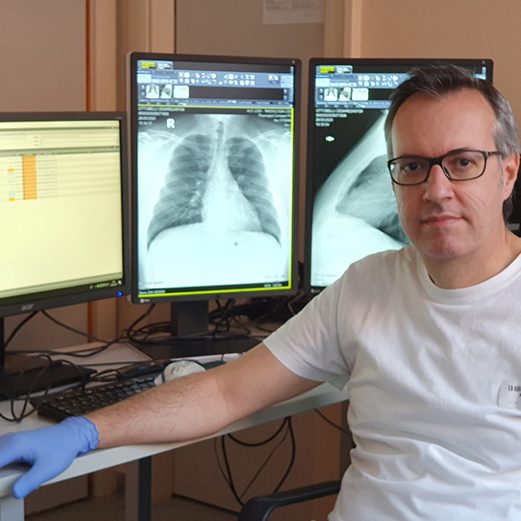 Giuseppe Ganelli nel suo studio